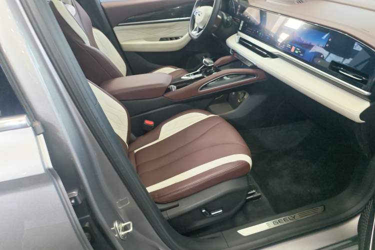 Used Geely Auto Monjaro L 2021 2.0TD DCT EVO Two-Wheel Drive Prestige Version Right Front Seat