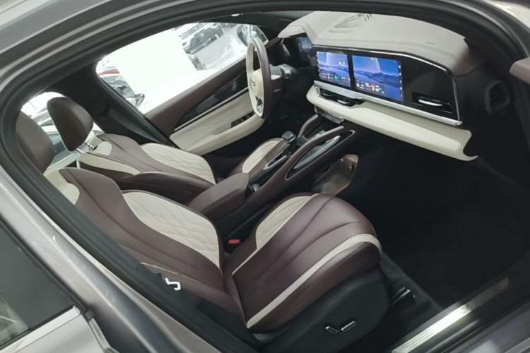 Used Geely Auto Monjaro L 2021 2.0TD DCT EVO Two-Wheel Drive Prestige Version Right Front Seat
