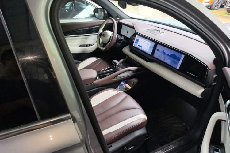 Used Geely Auto Monjaro L 2021 2.0TD DCT EVO Two-Wheel Drive Smart Luxury Version Right Front Seat