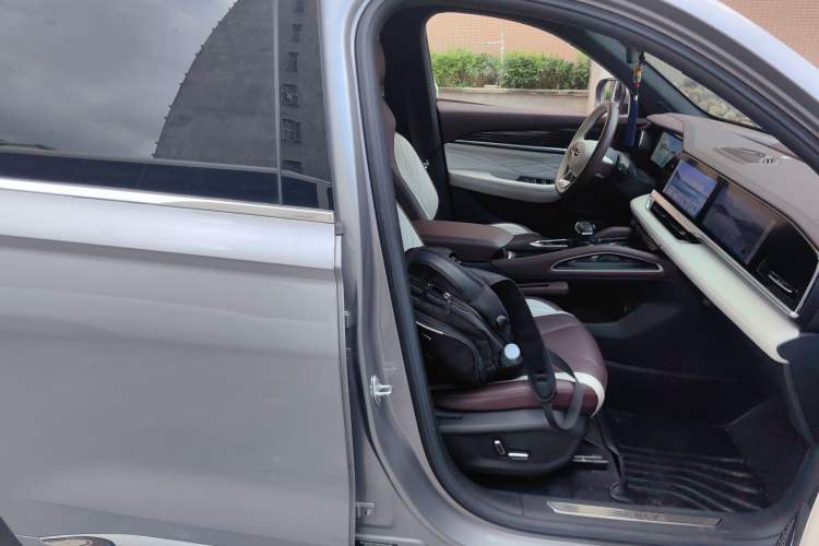 Used Geely Auto Monjaro L 2021 2.0TD DCT EVO Two-Wheel Drive Prestige Version Right Front Seat