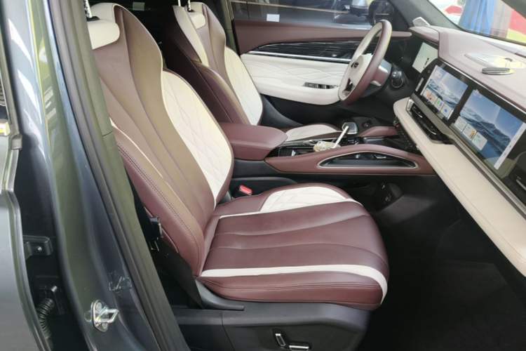 Used Geely Auto Monjaro L 2021 2.0TD DCT EVO Two-Wheel Drive Smart Luxury Version Right Front Seat