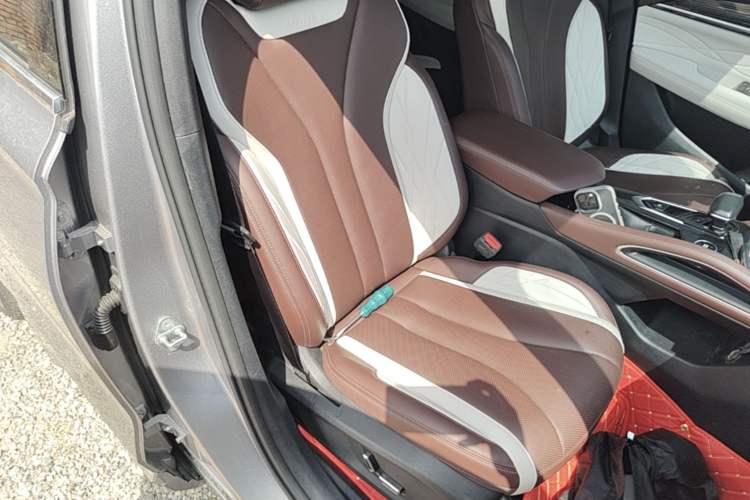 Used Geely Auto Monjaro L 2021 2.0TD DCT EVO Two-Wheel Drive Smart Luxury Version Right Front Seat
