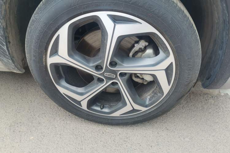 Used Geely Auto Monjaro L 2021 2.0TD High-Power Automatic All-Wheel Drive Luxury Version Right Front Wheel Hub