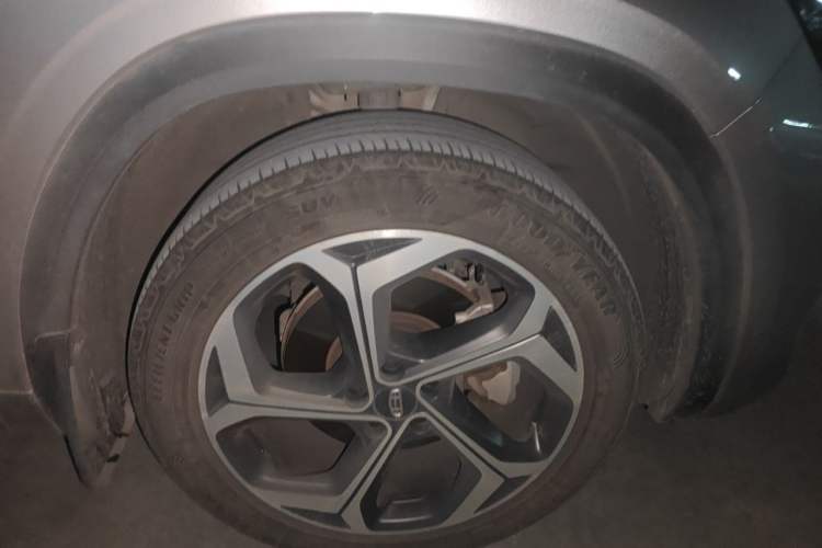Used Geely Auto Monjaro L 2021 2.0TD DCT EVO Two-Wheel Drive Prestige Version Right Front Wheel Hub