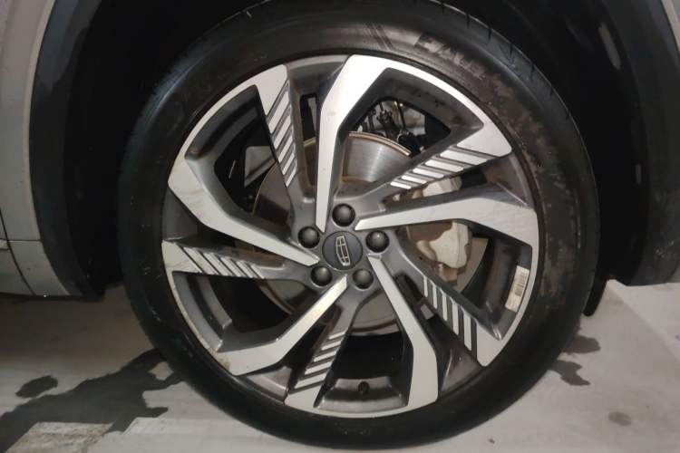 Used Geely Auto Monjaro L 2021 2.0TD DCT EVO Two-Wheel Drive Smart Luxury Version Right Front Wheel Hub