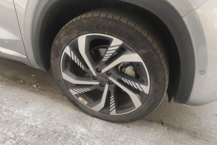 Used Geely Auto Monjaro L 2021 2.0TD DCT EVO Two-Wheel Drive Smart Luxury Version Right Front Wheel Hub