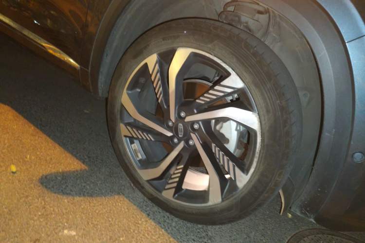 Used Geely Auto Monjaro L 2021 2.0TD DCT EVO Two-Wheel Drive Smart Luxury Version Right Front Wheel Hub