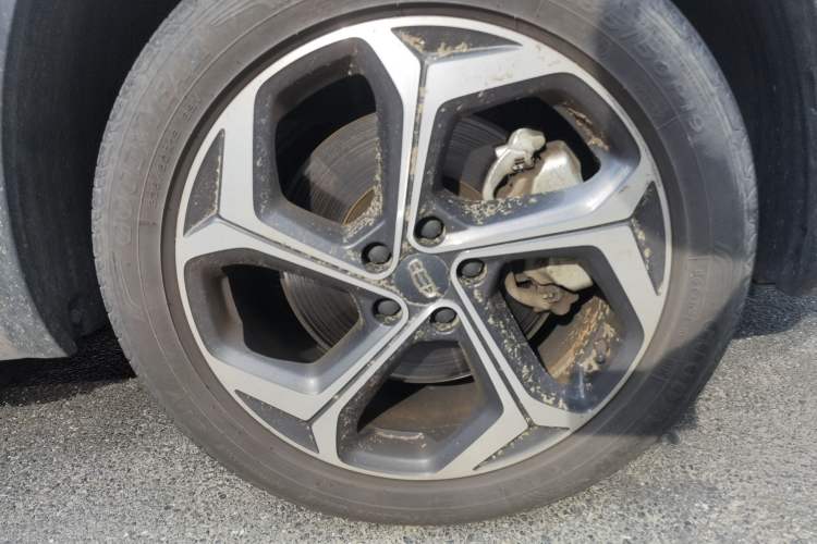 Used Geely Auto Monjaro L 2021 2.0TD High-Power Automatic All-Wheel Drive Luxury Version Right Front Wheel Hub