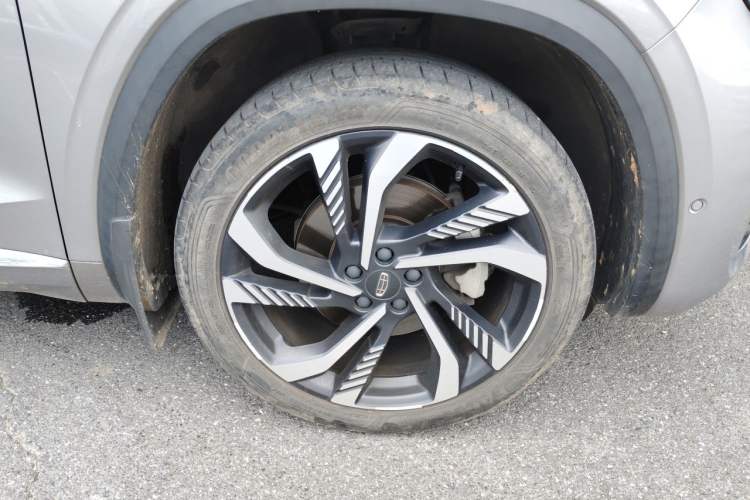 Used Geely Auto Monjaro L 2021 2.0TD DCT EVO Two-Wheel-Drive Flagship Version Right Front Wheel Hub
