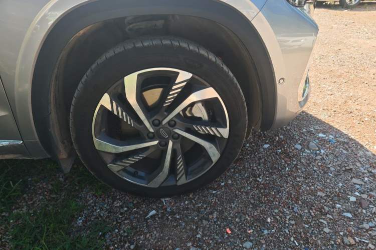 Used Geely Auto Monjaro L 2021 2.0TD High-Power Automatic All-Wheel-Drive Flagship Version Right Front Wheel Hub