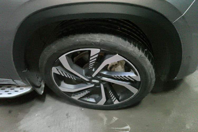 Used Geely Auto Monjaro L 2021 2.0TD DCT EVO Two-Wheel Drive Smart Luxury Version Right Front Wheel Hub
