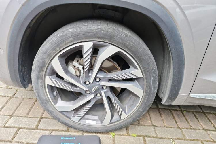 Used Geely Auto Monjaro L 2021 2.0TD DCT EVO Two-Wheel Drive Smart Luxury Version Right Front Wheel Hub
