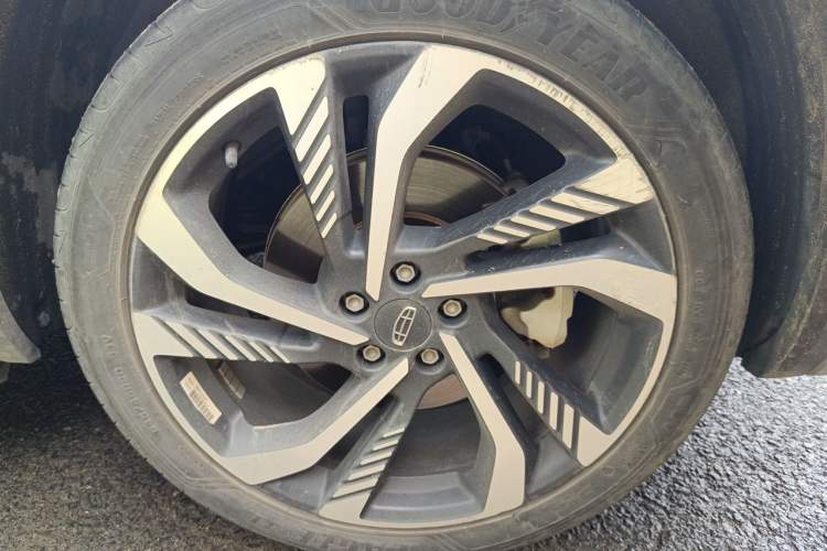 Used Geely Auto Monjaro L 2021 2.0TD DCT EVO Two-Wheel Drive Smart Luxury Version Right Front Wheel Hub