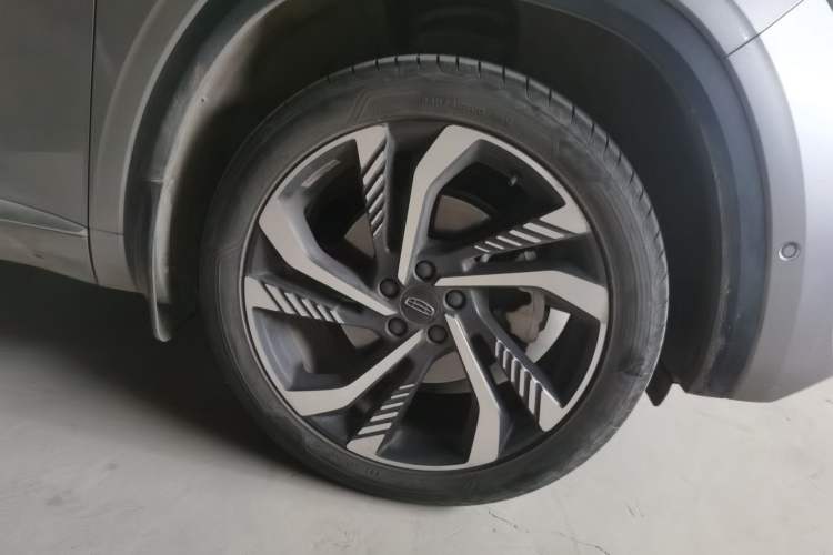 Used Geely Auto Monjaro L 2021 2.0TD DCT EVO Two-Wheel Drive Smart Luxury Version Right Front Wheel Hub