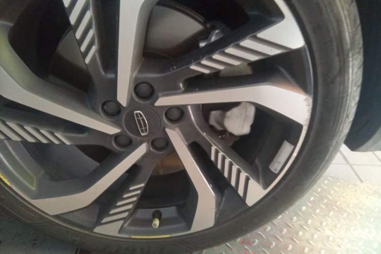 Used Geely Auto Monjaro L 2021 2.0TD High-Power Automatic All-Wheel-Drive Flagship Version Right Front Wheel Hub