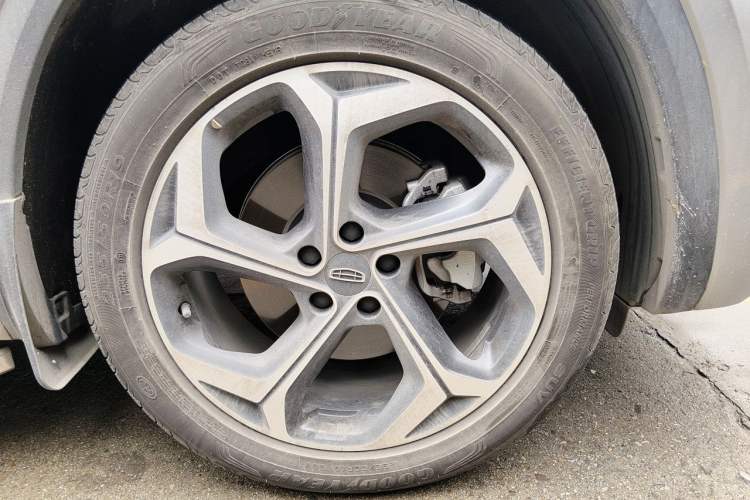 Used Geely Auto Monjaro L 2021 2.0TD DCT EVO Two-Wheel Drive Prestige Version Right Front Wheel Hub