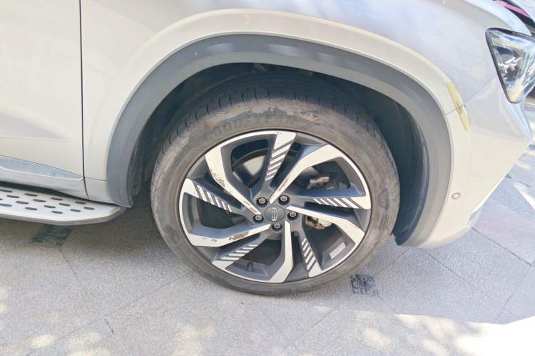 Used Geely Auto Monjaro L 2021 2.0TD DCT EVO Two-Wheel Drive Smart Luxury Version Right Front Wheel Hub