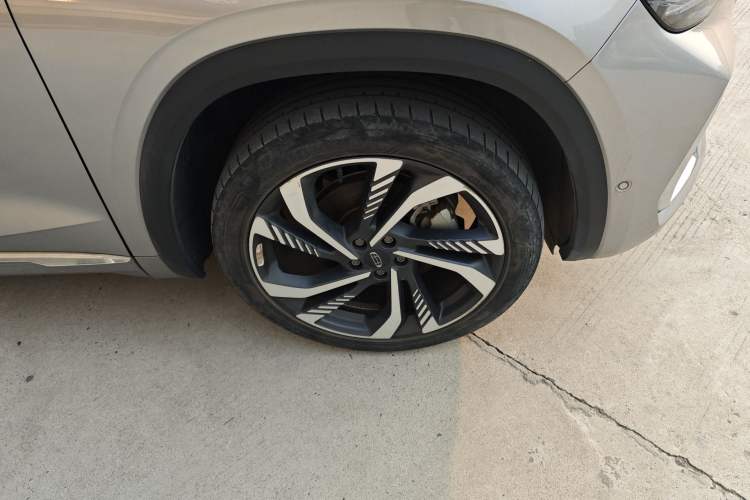 Used Geely Auto Monjaro L 2021 2.0TD DCT EVO Two-Wheel Drive Smart Luxury Version Right Front Wheel Hub