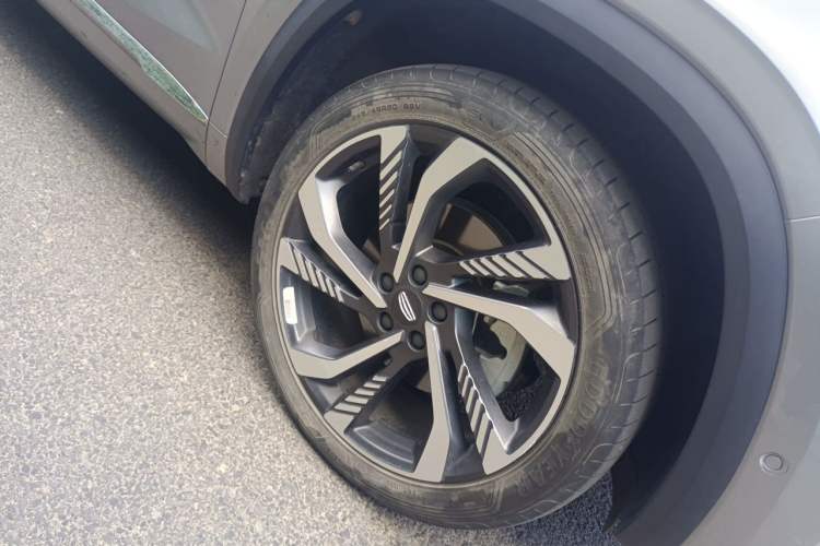 Used Geely Auto Monjaro L 2021 2.0TD DCT EVO Two-Wheel Drive Smart Luxury Version Right Front Wheel Hub