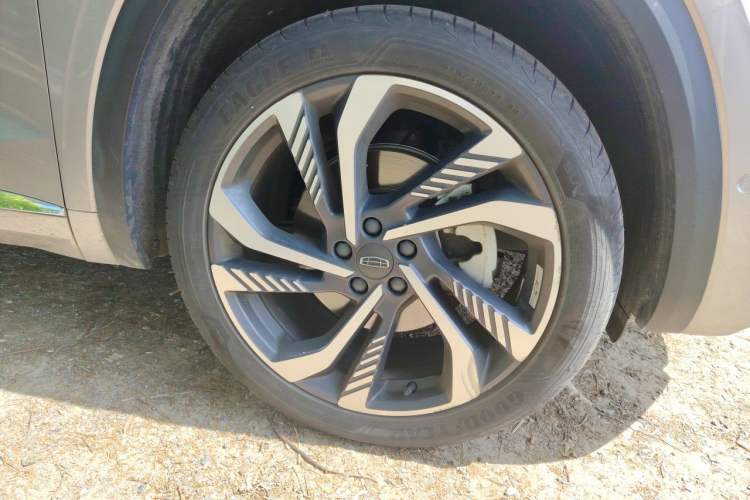 Used Geely Auto Monjaro L 2021 2.0TD DCT EVO Two-Wheel Drive Smart Luxury Version Right Front Wheel Hub