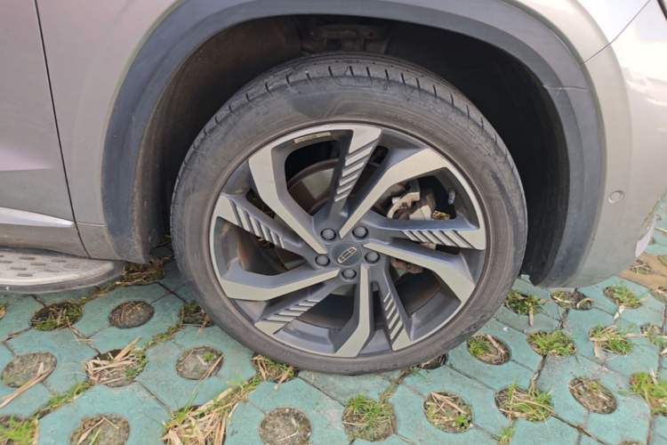 Used Geely Auto Monjaro L 2021 2.0TD DCT EVO Two-Wheel Drive Smart Luxury Version Right Front Wheel Hub