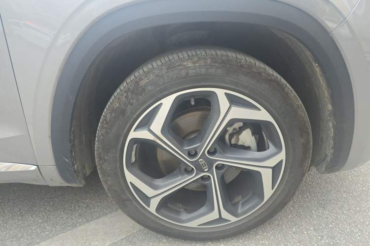 Used Geely Auto Monjaro L 2021 2.0TD DCT EVO Two-Wheel Drive Prestige Version Right Front Wheel Hub