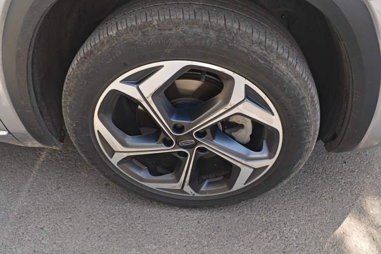 Used Geely Auto Monjaro L 2021 2.0TD DCT EVO Two-Wheel Drive Prestige Version Right Front Wheel Hub