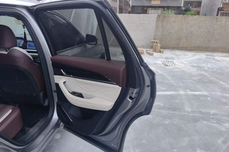 Used Geely Auto Monjaro L 2021 2.0TD DCT EVO Two-Wheel Drive Prestige Version Right Rear Door Interior