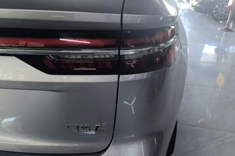 Used Geely Auto Monjaro L 2021 2.0TD DCT EVO Two-Wheel-Drive Flagship Version Right Rear Taillight