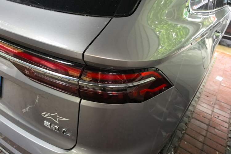 Used Geely Auto Monjaro L 2021 2.0TD DCT EVO Two-Wheel Drive Smart Luxury Version Right Rear Taillight