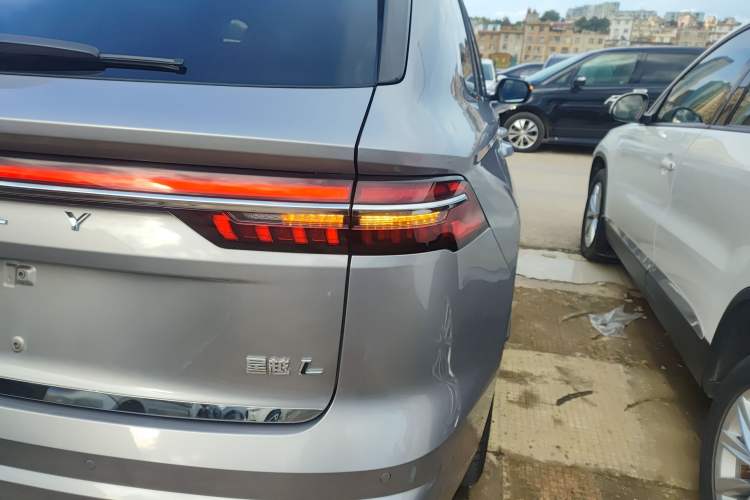 Used Geely Auto Monjaro L 2021 2.0TD DCT EVO Two-Wheel Drive Smart Luxury Version Right Rear Taillight