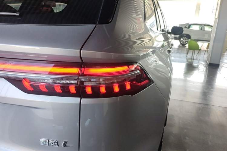 Used Geely Auto Monjaro L 2021 2.0TD DCT EVO Two-Wheel Drive Prestige Version Right Rear Taillight