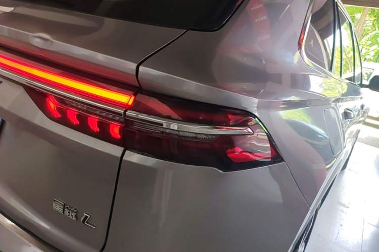 Used Geely Auto Monjaro L 2021 2.0TD DCT EVO Two-Wheel Drive Prestige Version Right Rear Taillight