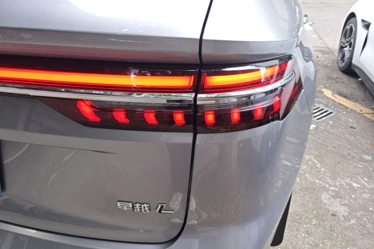 Used Geely Auto Monjaro L 2021 2.0TD DCT EVO Two-Wheel Drive Prestige Version Right Rear Taillight