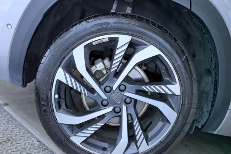 Used Geely Auto Monjaro L 2021 2.0TD DCT EVO Two-Wheel-Drive Flagship Version Right Rear Wheel Hub