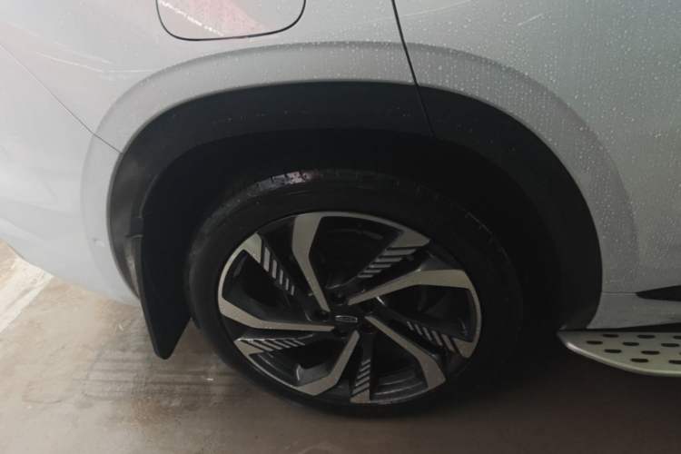 Used Geely Auto Monjaro L 2021 2.0TD DCT EVO Two-Wheel Drive Smart Luxury Version Right Rear Wheel Hub