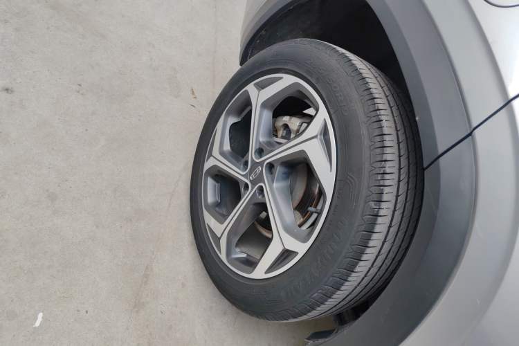 Used Geely Auto Monjaro L 2021 2.0TD DCT EVO Two-Wheel Drive Prestige Version Right Rear Wheel Hub