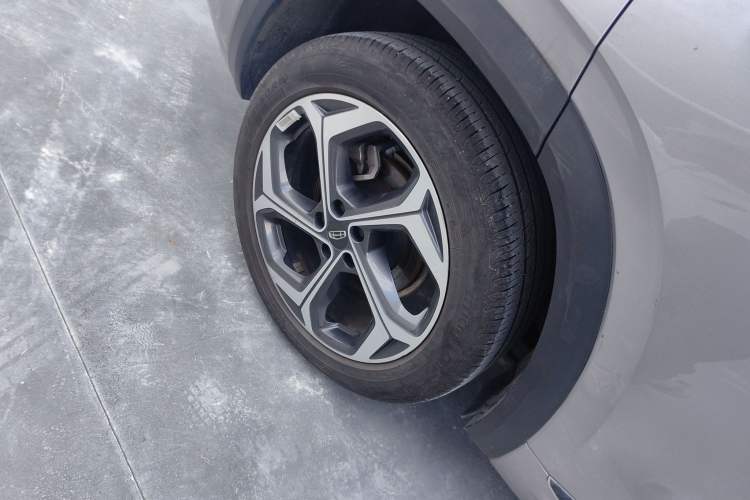Used Geely Auto Monjaro L 2021 2.0TD DCT EVO Two-Wheel Drive Prestige Version Right Rear Wheel Hub