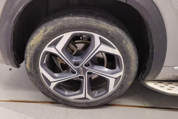 Used Geely Auto Monjaro L 2021 2.0TD DCT EVO Two-Wheel Drive Prestige Version Right Rear Wheel Hub