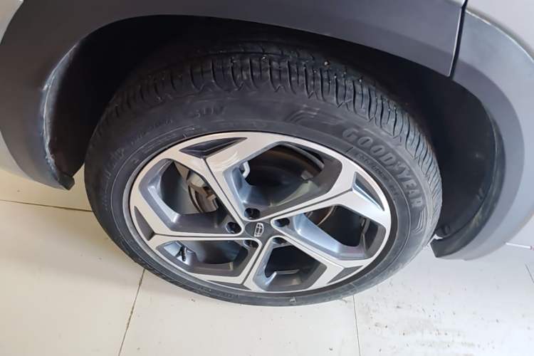 Used Geely Auto Monjaro L 2021 2.0TD DCT EVO Two-Wheel Drive Prestige Version Right Rear Wheel Hub