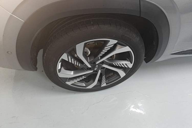 Used Geely Auto Monjaro L 2021 2.0TD DCT EVO Two-Wheel Drive Smart Luxury Version Right Rear Wheel Hub