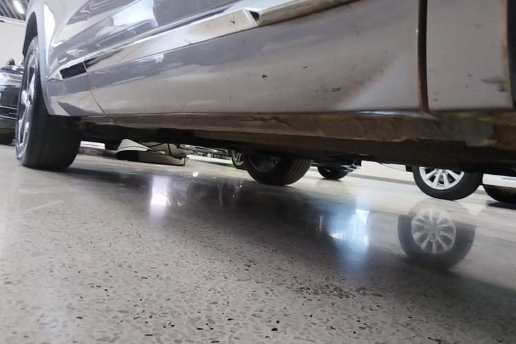 Used Geely Auto Monjaro L 2021 2.0TD DCT EVO Two-Wheel Drive Prestige Version Right Side Sill