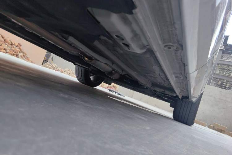 Used Geely Auto Monjaro L 2021 2.0TD DCT EVO Two-Wheel Drive Prestige Version Right Side Sill