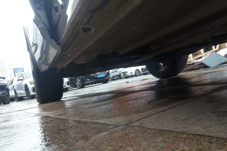 Used Geely Auto Monjaro L 2021 2.0TD DCT EVO Two-Wheel Drive Smart Luxury Version Right Side Sill