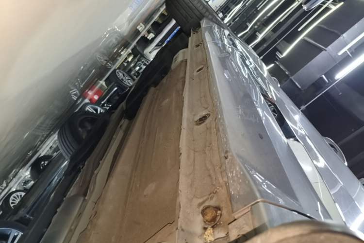 Used Geely Auto Monjaro L 2021 2.0TD DCT EVO Two-Wheel Drive Smart Luxury Version Right Side Sill