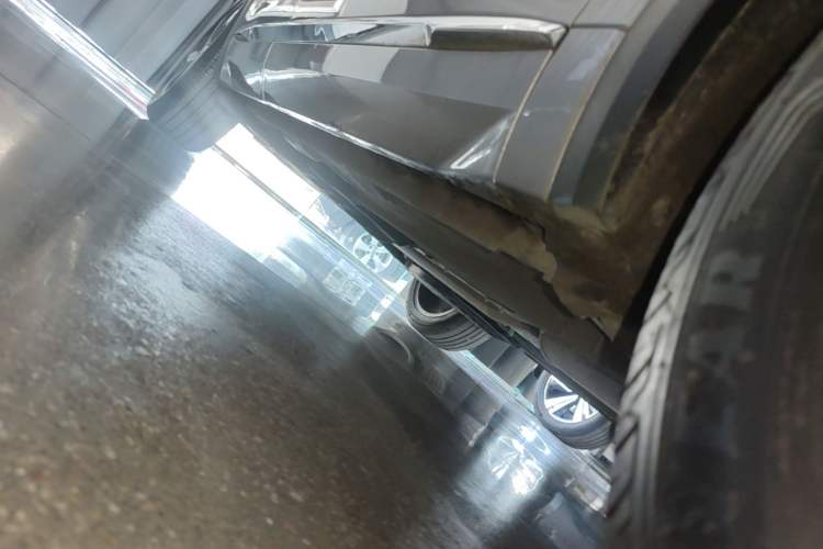 Used Geely Auto Monjaro L 2021 2.0TD DCT EVO Two-Wheel Drive Prestige Version Right Side Sill