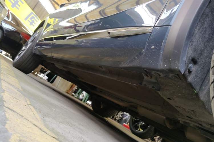Used Geely Auto Monjaro L 2021 2.0TD DCT EVO Two-Wheel Drive Smart Luxury Version Right Side Sill