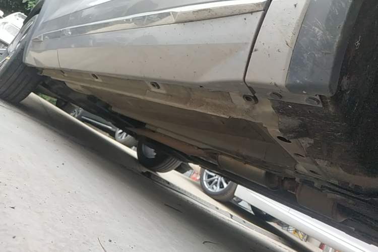 Used Geely Auto Monjaro L 2021 2.0TD DCT EVO Two-Wheel Drive Smart Luxury Version Right Side Sill