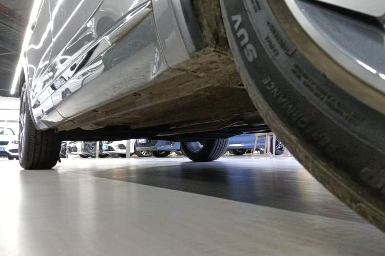 Used Geely Auto Monjaro L 2021 2.0TD DCT EVO Two-Wheel Drive Prestige Version Right Side Sill