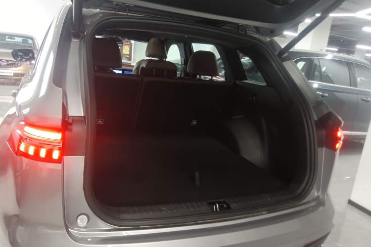 Used Geely Auto Monjaro L 2021 2.0TD DCT EVO Two-Wheel Drive Prestige Version Trunk
